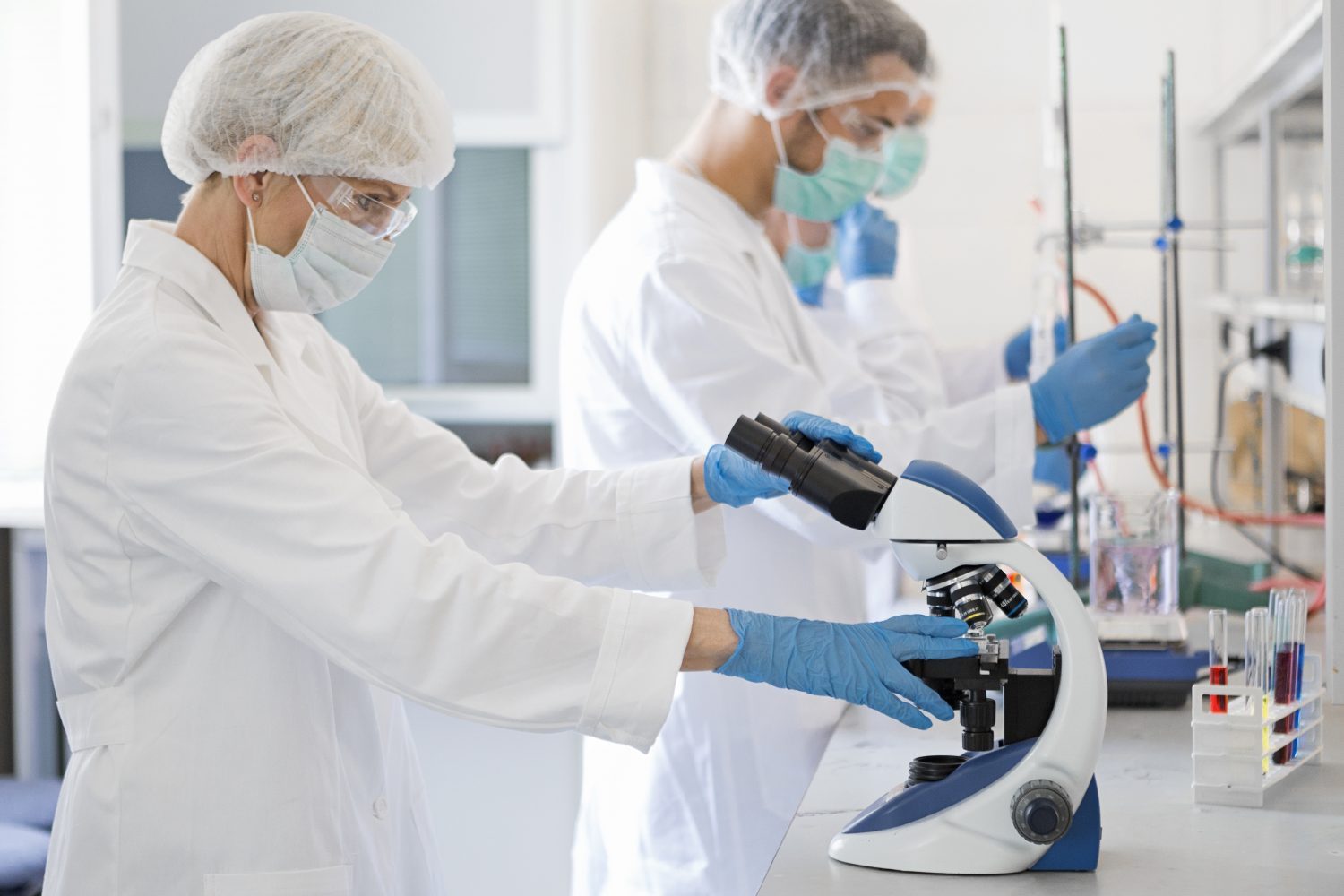 Laboratoires d’analyses médicales renforcer les capacités et répondre aux défis RCI Français