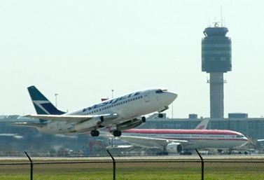 Vancouver airport, the second largest in Canada (Kathryn Atkinson / AFP)