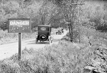 Sign indicating road danger in Winona, Ontario, May 21, 1922 (Library and Archives Canada) 