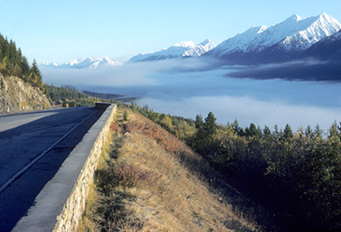 Sur l’autoroute 93, au sud du parc national de Kootenay, en Colombie-Britannique (Parcs Canada)