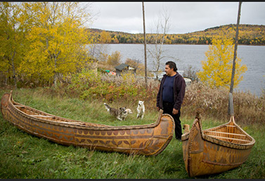 Un canot amérindien (Radio-Canada)