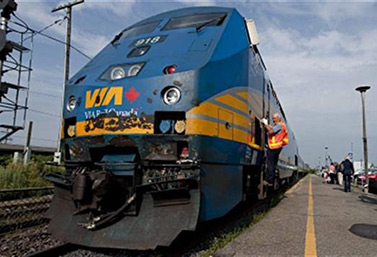 Train de passagers de Via Rail Canada (Presse Canadienne/Peter McCabe)