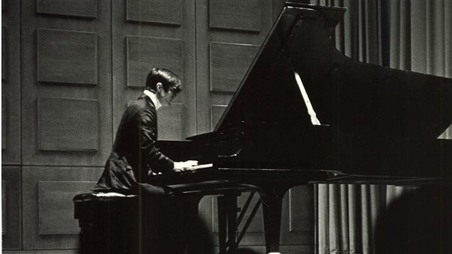 27 avril 1960 - Claude Savard donne un récital au Carnegie Recital Hall de New York. Crédit photo : Gracieuseté de la famille Savard