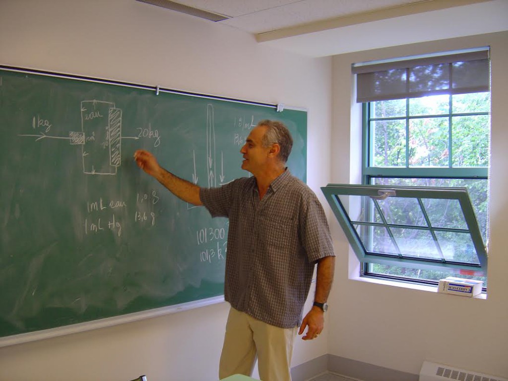 Guillermo Pieli, en su trabajo de profesor. 