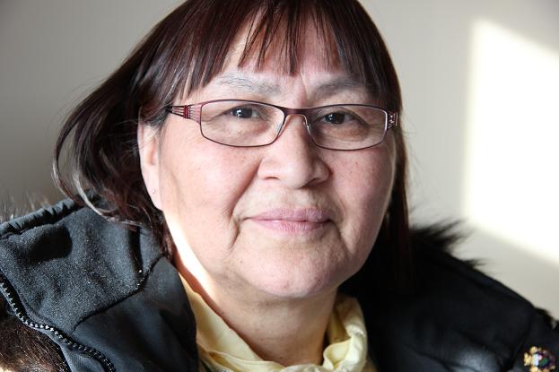 « J’ai grandi dans un milieu alcoolique, confie Gina Dolphus. Je veux aider mes semblables à enrayer la toxicomanie, l’alcoolisme et la violence, mais pour cela, nous avons besoin de ressources. » Photo : Eilís Quinn