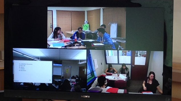 L'école via téléconférence et vidéo à Tuktoyaktuk et Fort McPherson dans les Territoires du Nord-Ouest. (Chris Gilmour)