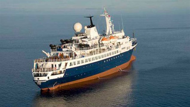 MV Clipper en 2010 au Nunavut (La Presse canadienne)