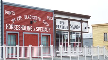Un ancien atelier de forgeron et un saloon reconstitué à Dawson City (Philippe Moulier)