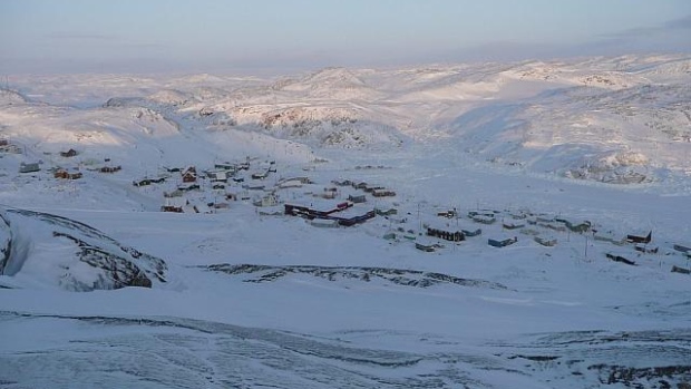 Le hameau de Kimmirut au Nunavut, en hiver (Gracieuseté, Syula Bobinski)
