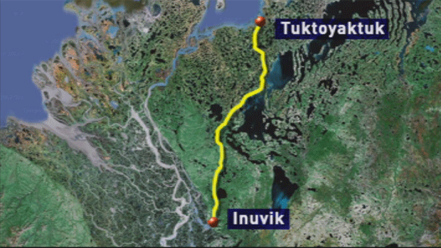 La route reliera Inuvik et Tuktoyaktuk et sera ouverte toute l’année entre la côte arctique et le reste du pays. (CBC)