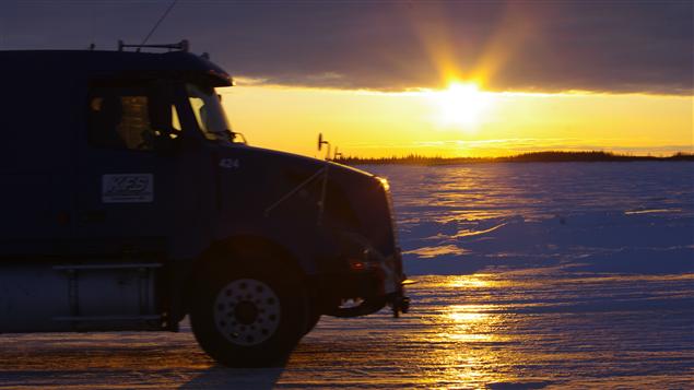 Il y a plus de 1300 km de routes glacées qui traversent lacs, rivières et marais au Canada à ce moment-ci de l'année. (Megan Thomas / CBC)