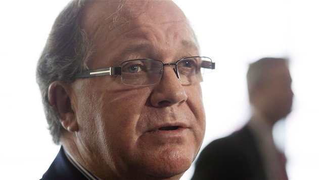 Le ministre des Affaires autochtones, Bernard Valcourt. (Andrew Vaughan / La Presse Canadienne)