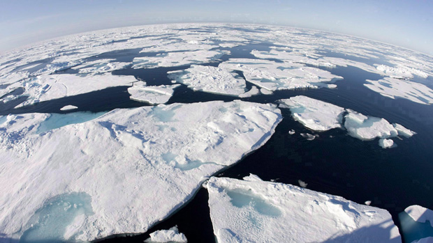 Arctic ice 'flip-flop' in July was unusual but kept overall average ice coverage from hitting a new record low. (Jonathan Hayward/The Canadian Press)