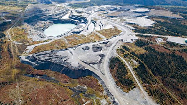 Vue aérienne d'une mine à Faro, au Yukon. (La Presse Canadienne)