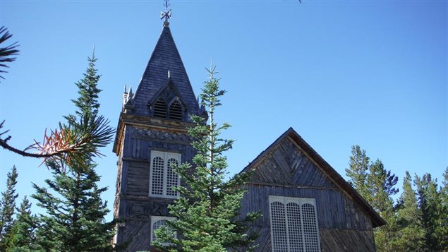 Le toit de l'église St. Andrews à Bennett le long de la piste Chilkoot sera remplacé. (Philippe Morin/ ICI Radio-Canada)