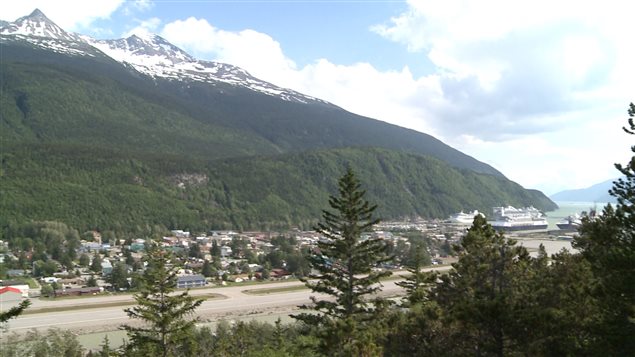 Le village de Skagway en Alaska est relié par la route qu'à travers le Yukon. (Claudiane Samson/ ICI Radio-Canada)