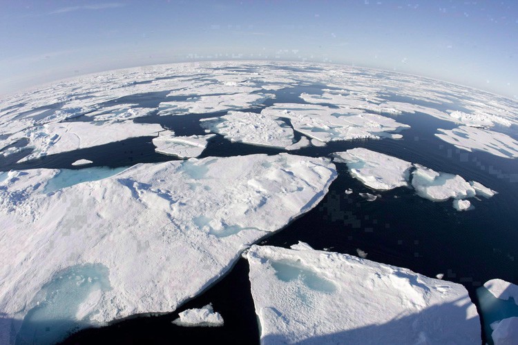 Un avis émis par une organisation d'aviation internationale prévient que des débris d'un tir de roquette russe devraient tomber dans la baie de Baffin samedi. (PC)