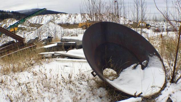 Le claim minier de Darrell Carey à Dawson City. (Julie Landry/Radio-Canada)