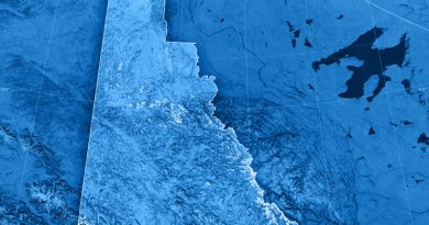 Pas-pont-glace-enjamber-fleuve-Yukon-Dawson