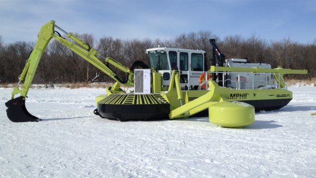 les-brise-glace-amphibex-de-retour-sur-les-rivieres-du-manitoba