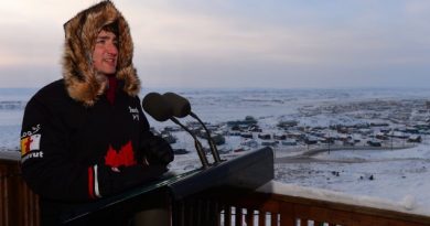 le-premier-ministre-justin-trudeau-en-visite-dans-le-nord-du-canada