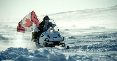 militaires-canadiens-debarquent-dans-grand-nord