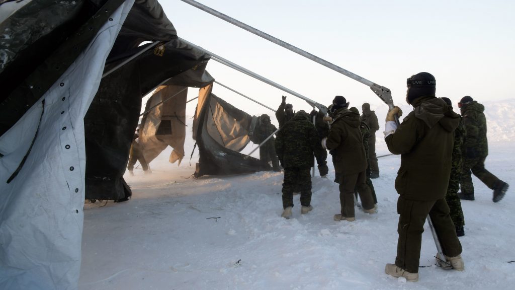 militaires-canadiens-debarquent-dans-grand-nord-4