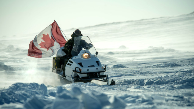 militaires-canadiens-debarquent-dans-grand-nord