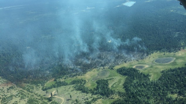 une-dizaine-de-feux-de-foret-en-24-heures-dans-le-nord-ouest-canadien