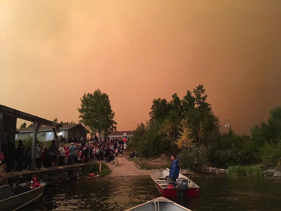 feux-de-foret-au-manitoba-3700-personnes-evacuees-dans-le-nord-de-la-province