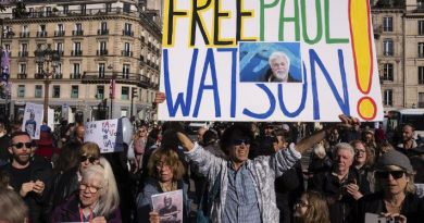 Des manifestants en soutien à Paul Watson.