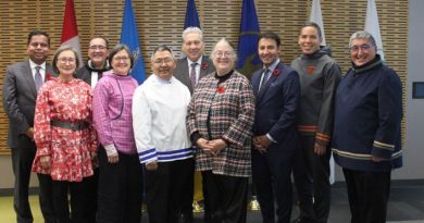 Les dirigeants inuits élus et les ministres du cabinet fédéral
