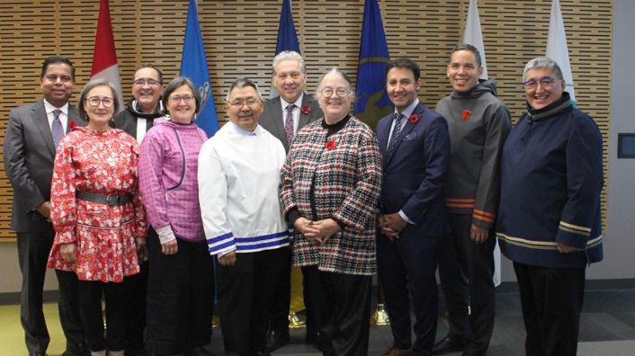 Les dirigeants inuits élus et les ministres du cabinet fédéral
