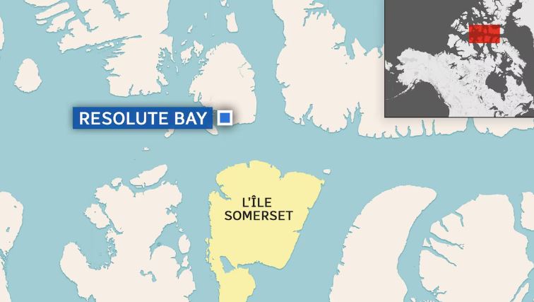 Carte géographique montrant l'emplacement de Resolute Bay et de l'île Somerset.