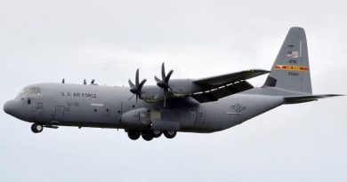 Avion dans les airs.