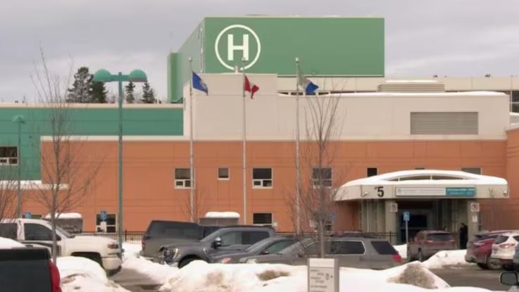 Façade de l'hôpital de Whitehorse.