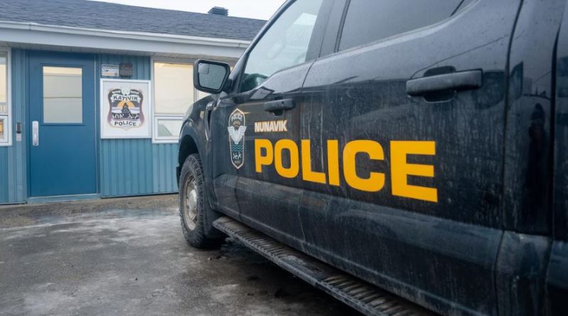 Une voiture de police avec l'emblème du corps policier, le 5 novembre 2024.