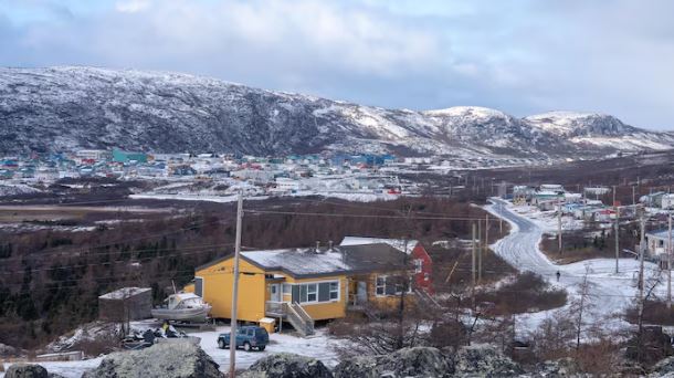 Le village de Kangiqsualujjuaq.