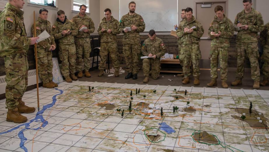 C'est la première fois que des militaires canadiens participent à l'exercice militaire ARCTIC FORGE.