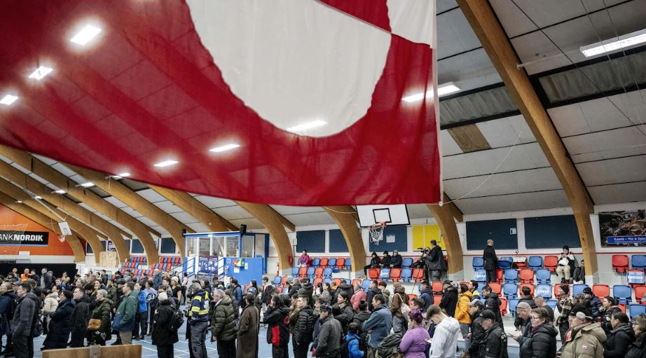 Les Groenlandais ont voté en masse mardi lors de législatives susceptibles d'esquisser un calendrier menant à l'indépendance.