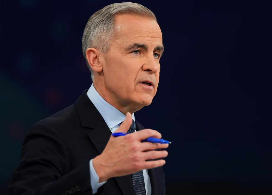 Mark Carney sur le plateau du débat en français.