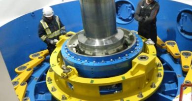 Quelques-uns des mécanismes internes du barrage hydroélectrique de Taltson.
