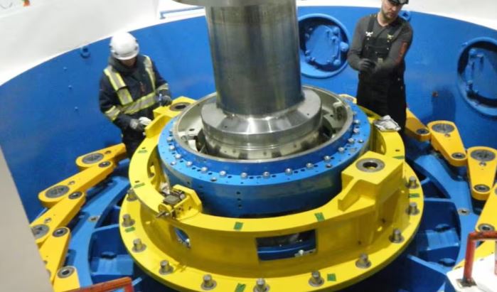 Quelques-uns des mécanismes internes du barrage hydroélectrique de Taltson.
