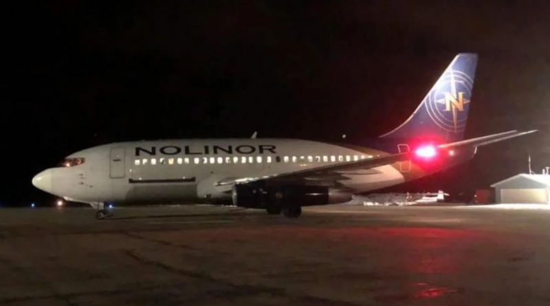 Le Boeing 737-200 de Nolinor, vu de côté.
