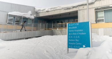 La devanture de l'hôpital.
