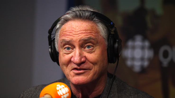 Michel Allard en entrevue dans les studios de Radio-Canada à Québec