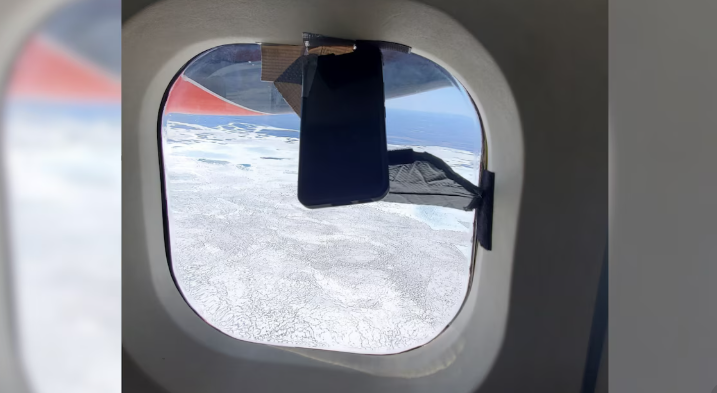 Des téléphones cellulaires étaient fixés avec du papier collant pour filmer en continu la toundra et les caribous. Photo : Fournie par Mitch Campbell
