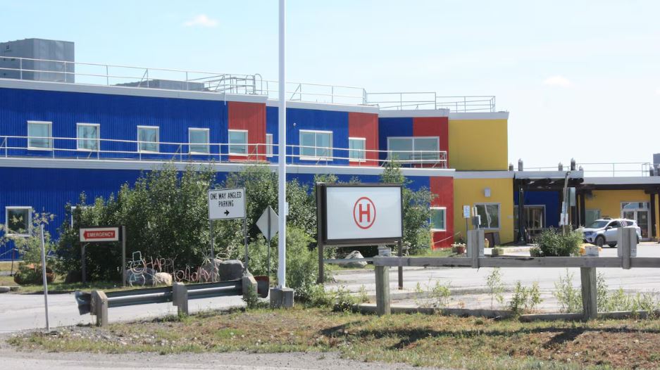 Façade de l'hôpital d'Inuvik aux T.N.-O.