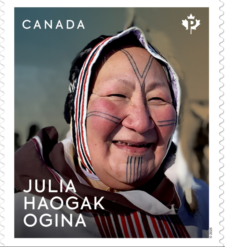 Un nouveau timbre rend hommage à Julia Haogak Ogina.