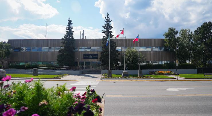 La devanture du détachement de la Gendarmerie royale du Canada à Whitehorse, le 22 juillet 2025.